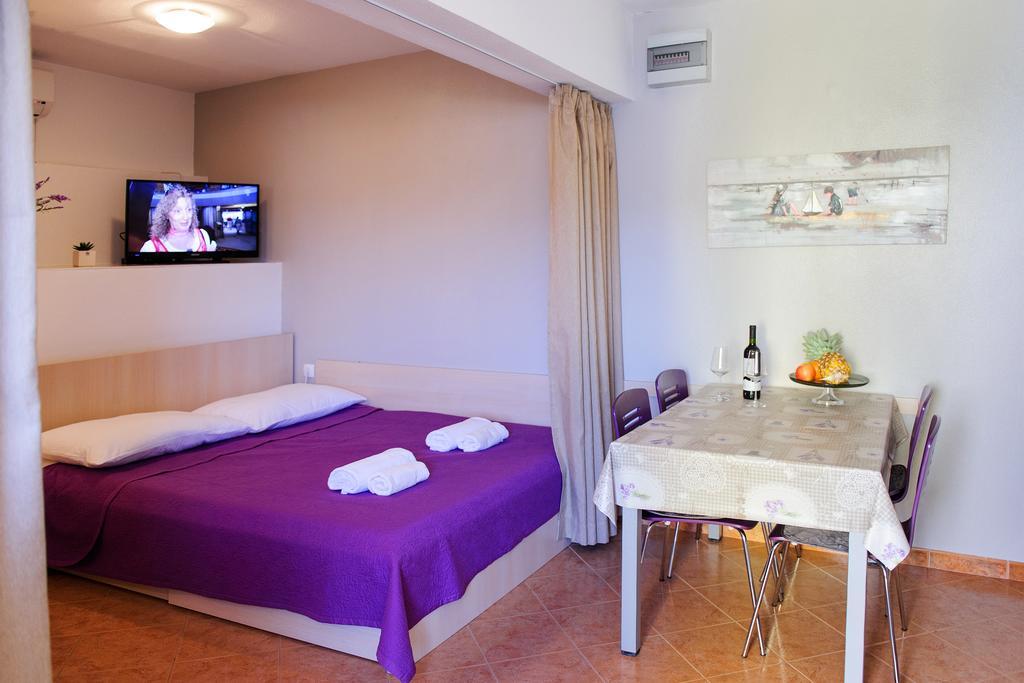 Apartments Zdenka Vinišće Quarto foto